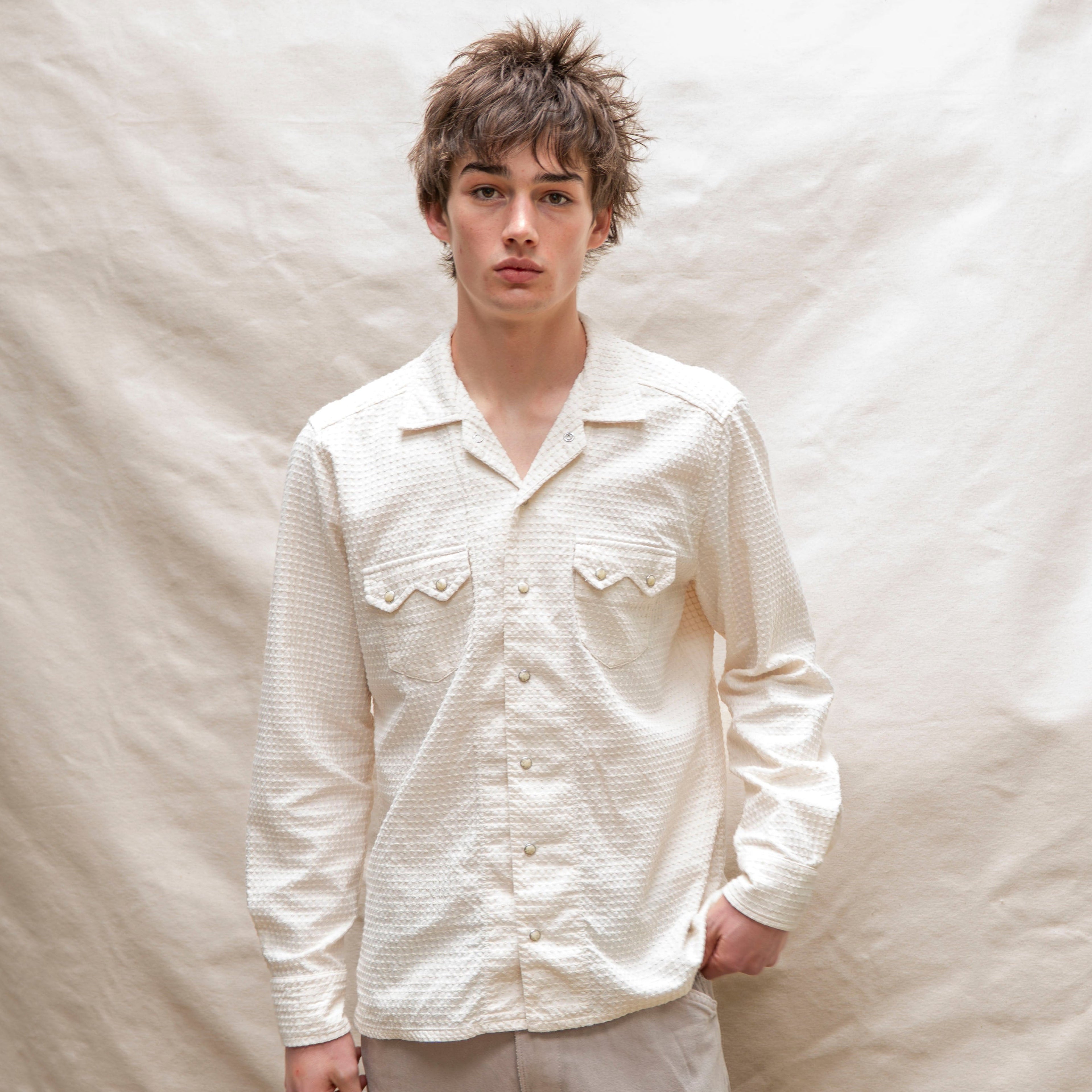 Dobby Woven Open Collar in Chalk