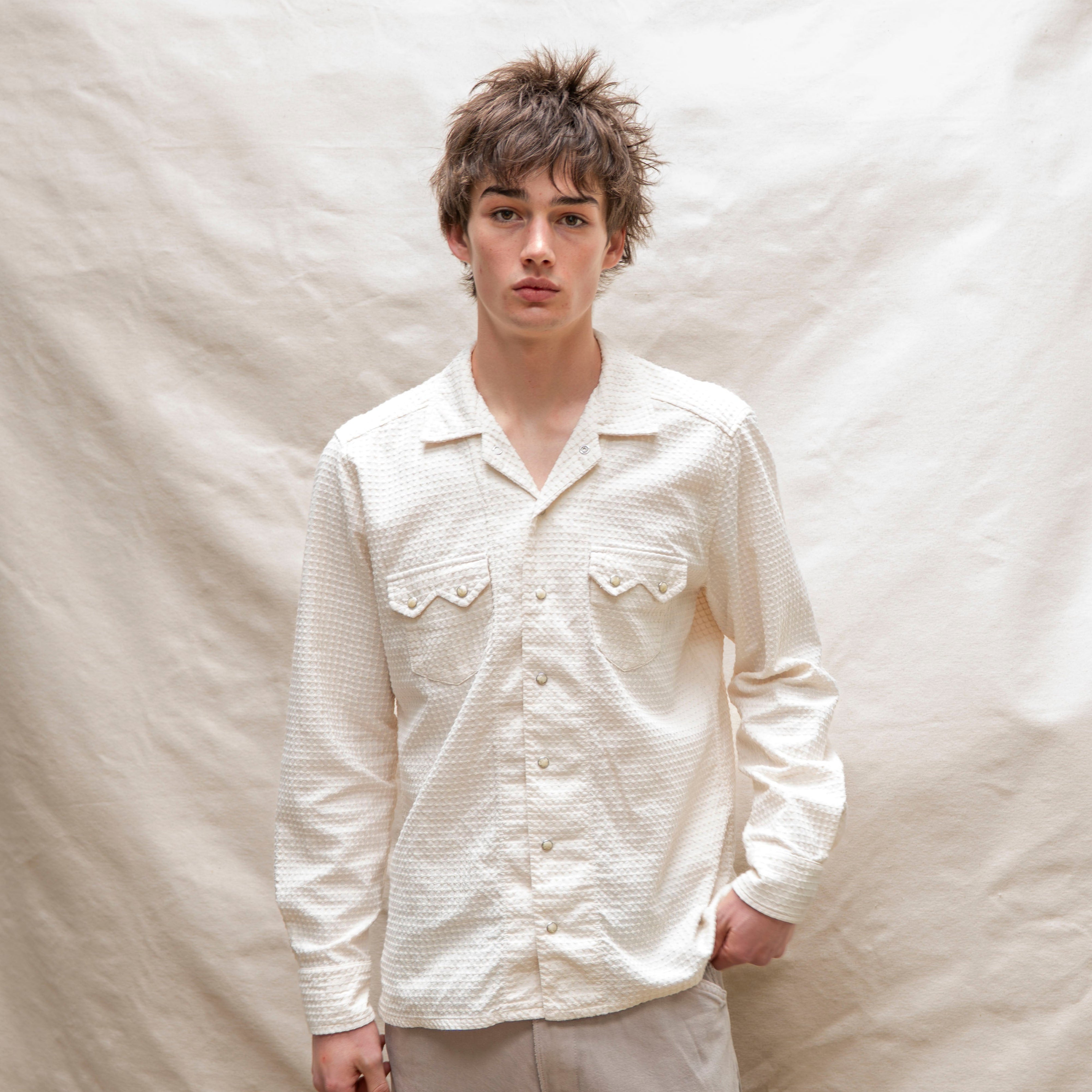 Dobby Woven Open Collar in Chalk
